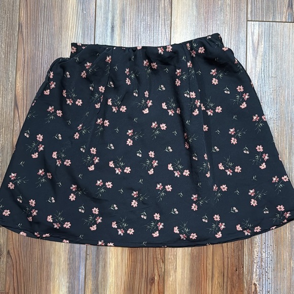 Hollister Ultra High Rise Mini Skirt Size XS - Picture 4 of 4